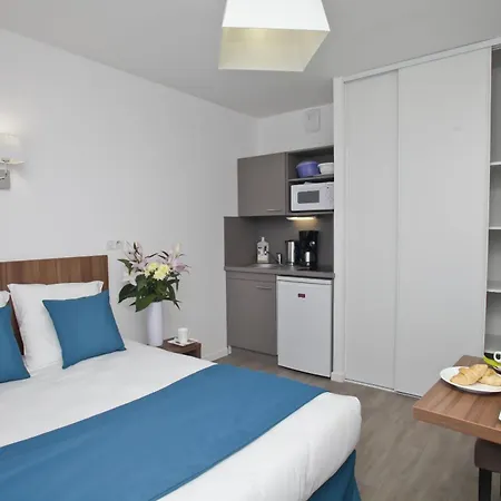 Odalys Campus - Paris Malmaison 3*