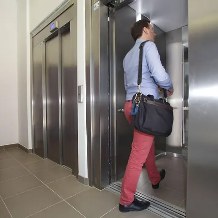 Odalys Campus - Paris Malmaison 3*