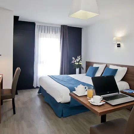 Lägenhetshotell Odalys Campus - Paris Malmaison 3*