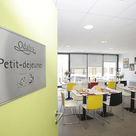 Odalys Campus - Paris Malmaison Lägenhetshotell